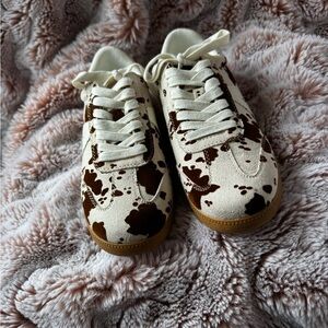 MIAcow print Sneakers in Brown and White